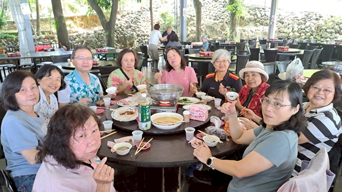 LINE_ALBUM_20250411人文生態走讀月世界大崗山祕境之旅_250429_291