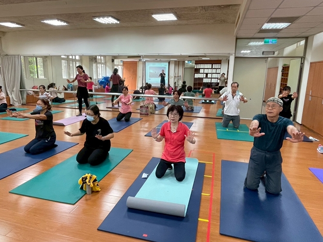 LINE_ALBUM_20250507 第九週上課_250521_25
