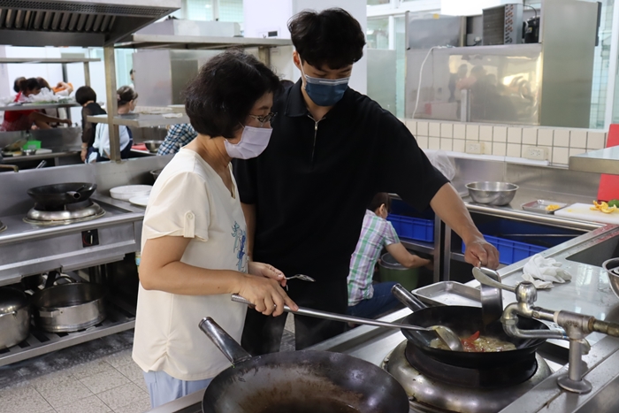 LINE_ALBUM_2025.05.05 中式料理實作_250521_90