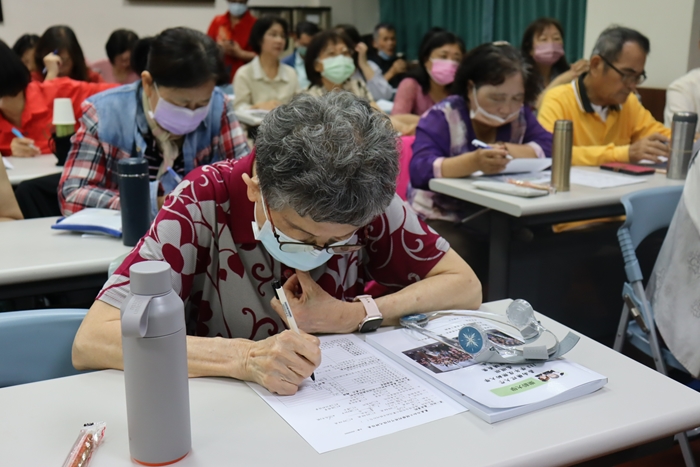 LINE_ALBUM_20250512 營養教育-逆齡新動力：高齡者的運動營養加油站_250521_15