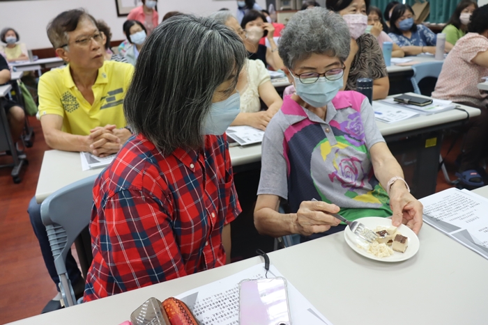 LINE_ALBUM_2025.06.02銀髮餐食設計與實作_250608_49