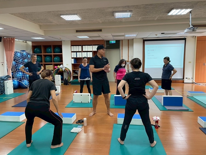 LINE_ALBUM_20250528 第十二週上課_250604_21