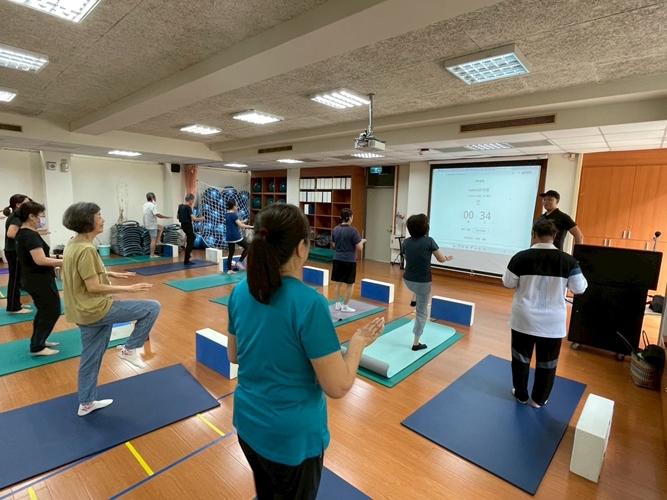 LINE_ALBUM_20250528 第十二週上課_250604_67