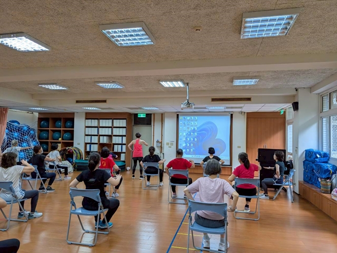 LINE_ALBUM_114-1第一週上課20251001_251015_14