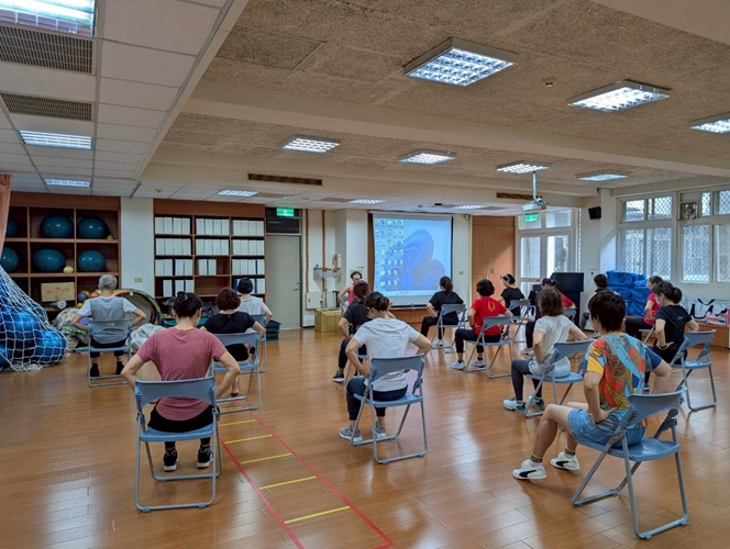 LINE_ALBUM_114-1第一週上課20251001_251015_1