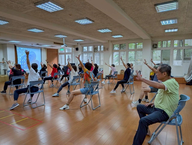 LINE_ALBUM_114-1第一週上課20251001_251015_2